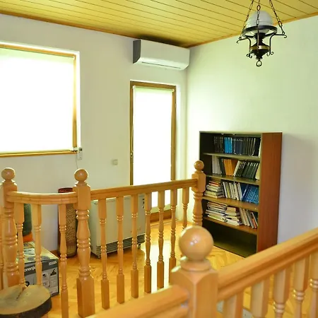 Nia * Bihać